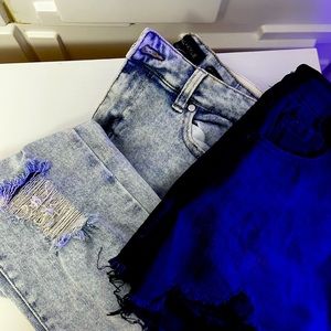 Kendall & Kylie Distressed Light Wash Jeans